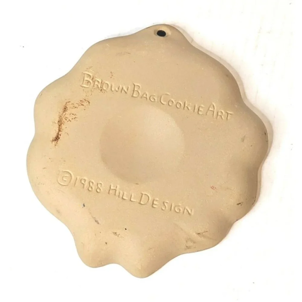 Brown Bag Cookie Art Holly Wreath Clay Mold Hill Design 1988 Christmas Holiday
